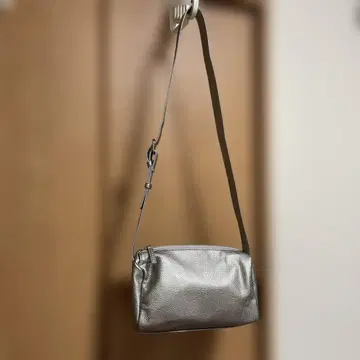 실버 숄더백 유나이티드 애로우즈