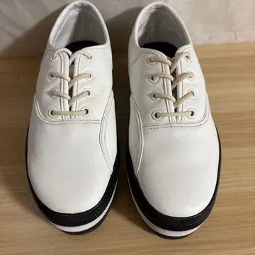 라코스테 LACOSTE 화이트 23.5cm