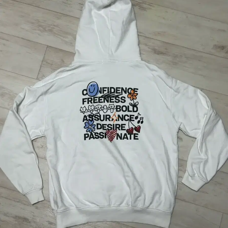 M 95) Le Sserafim Blossom Hoodie Merchandise