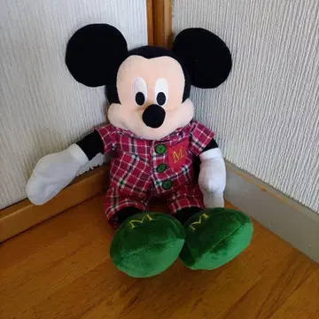 미키마우스 봉제 인형 체크 무늬 수트