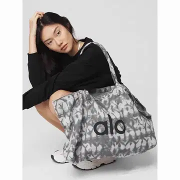 alo 타이다이 패턴 토트백