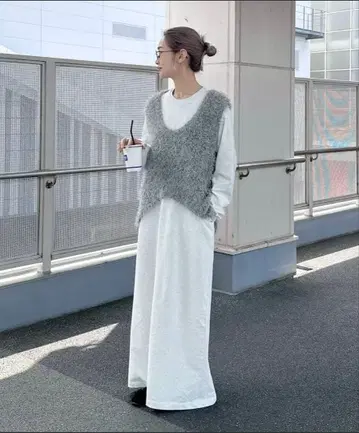 [ 미사용 새상품 ] 크루넥 롱컷 원피스
