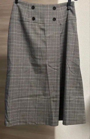 체크 무늬 더블 버튼 스커트