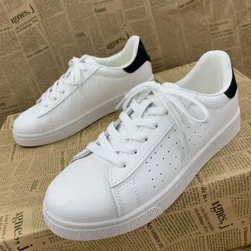 새상품 여성용 22.5cm 인조 가죽 코트 스니커즈 화이트 블랙 3415