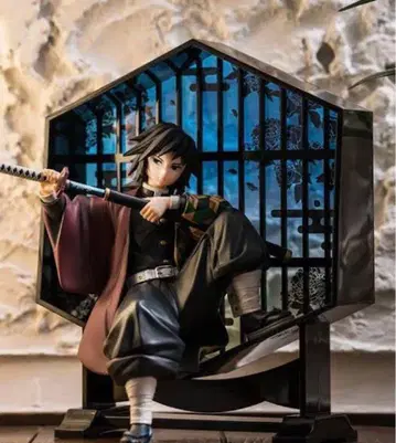 귀멸의 칼날 토미오카 기유 피규어