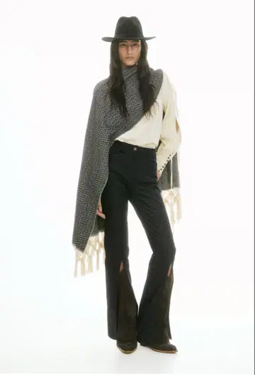 [ 미사용 새상품 ] H&M 프론트 슬릿 플레어 데님