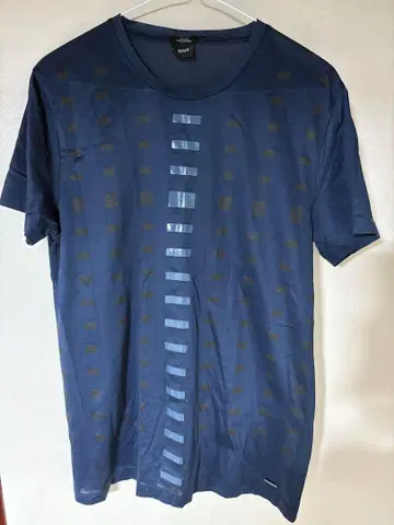 Hugo Boss 티셔츠 S 사이즈