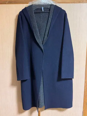 유니클로 네이비 후드 부착 롱 코트