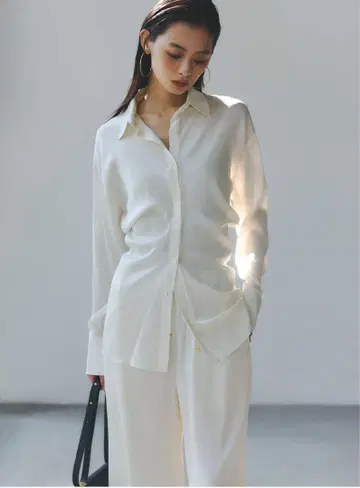[새상품] 아뉴앙스 실크 드레이프 셔츠 IVORY F 사이즈