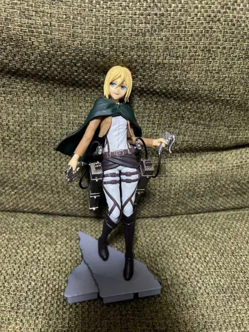 진격의 거인 피규어 크리스타