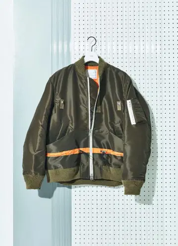 새상품 sacai 25AW NYLON TWILL BLOUSON 카키 2
