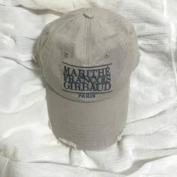 MARITHE & FRANCOIS GIRBAUD 베이지 캡