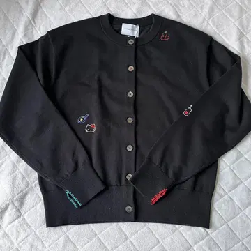 완판 UNITED ARROWS 키티 자수 가디건 블랙