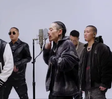 badhop bark 착용 STAMPD 보아 자켓