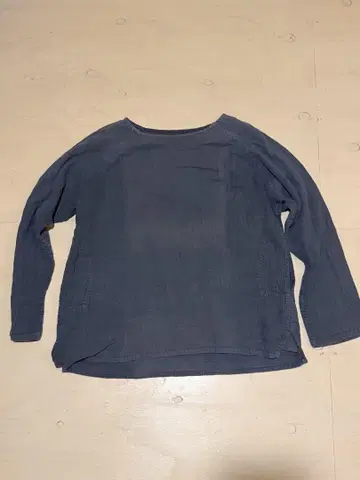 에미오와스 래글런 슬리브 셔츠