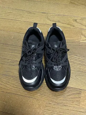 볼륨 솔 메쉬 스니커즈 L 블랙