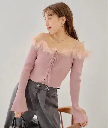 chico 치코 퍼 오프숄더 디자인 니트