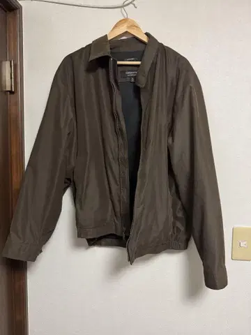 CLAIBORNE 브라운 스윙탑