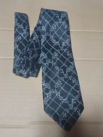 BPN 넥타이 블랙 화이트