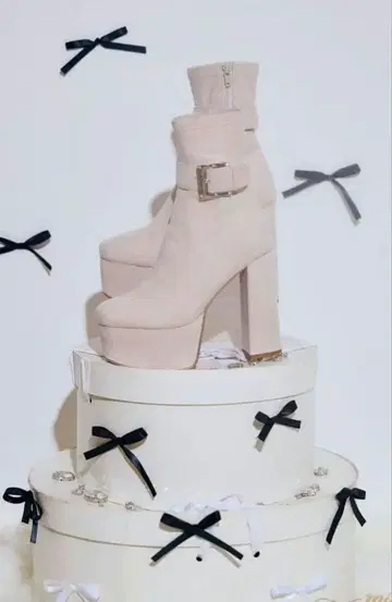 [ 미사용 XS ] 미셸 마카롱 버클 숏부츠 베이지