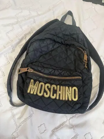 MOSCHINO 블랙 퀼팅 백팩 녹 있음
