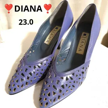 DIANA 퍼플 컷 아웃 펌프스 23.0