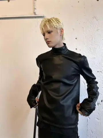 펜싱 스타일 블랙 가죽 자켓