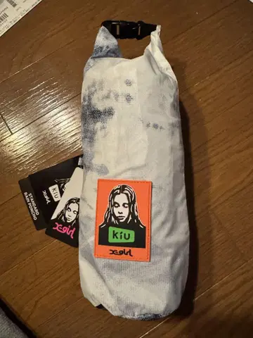 x-girl x kiu 판초