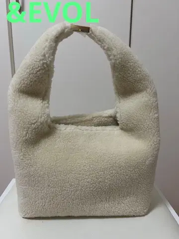 [ EVOL ] 크림색 시어링풍 백