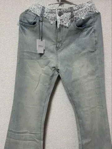 레이스 달린 옅은 파랑 플레어 팬츠