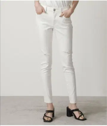 AZUL by MOUSSY 화이트 크러쉬 데님 스키니 XS