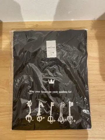 킹덤하츠 T셔츠 키 블레이드 프리 사이즈