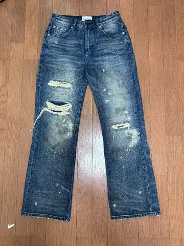 데미지 가공 스트레이트 데님 팬츠
