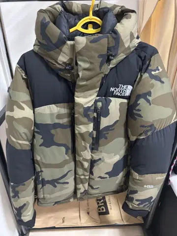 THE NORTH FACE 카모플라쥬 다운 자켓