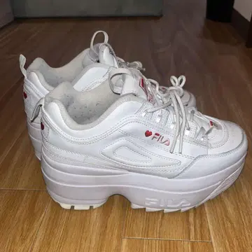 FILA 디스럽터 2 웨지 화이트 하트 컬렉션 통굽