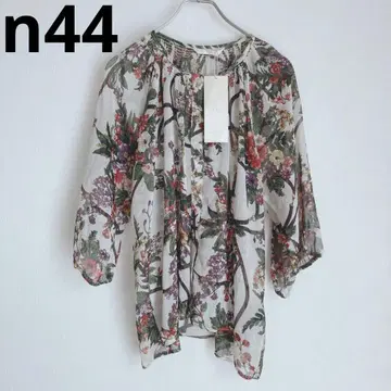 n44 긴팔 셔츠 블라우스 꽃무늬 라운드넥 미사용 새상품 비침 화이트