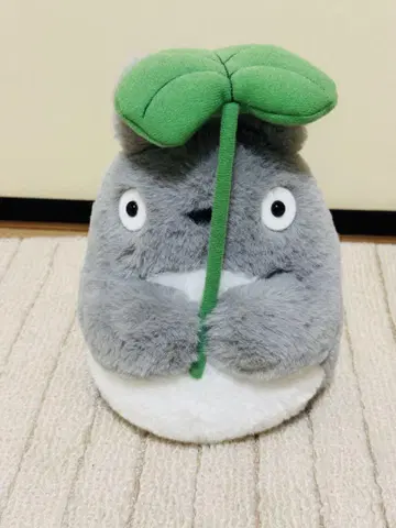 [ 미사용 새상품 ] 토토로 잎사귀 달린 봉제 인형
