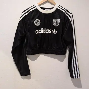 adidas 블랙 긴팔 크롭 상의