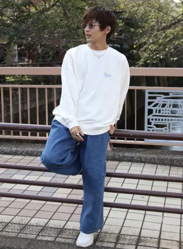 Universal Logo Sweat