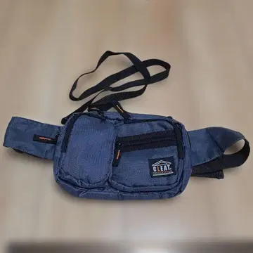 CLEAT 바디백 네이비