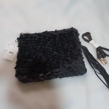 퍼 블랙 숄더백