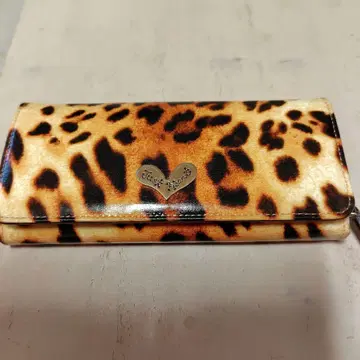 SALE Think Bee! 레오파드 무늬 장지갑