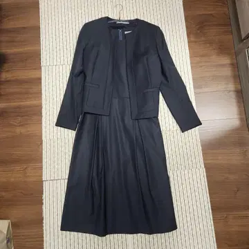 theory luxe 네이비 원피스 수트 040