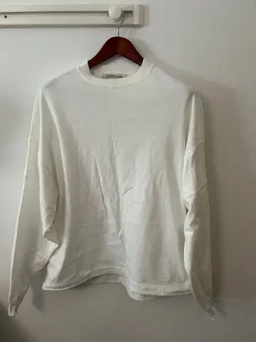 REMI RELIEF M 사이즈 긴팔 티셔츠