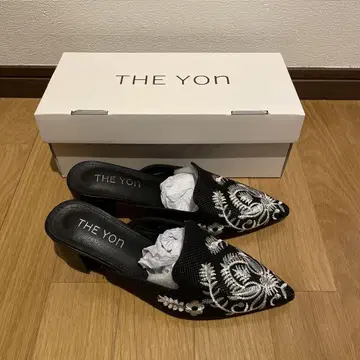 THE YON 청키힐 보타니컬 자수 뮬