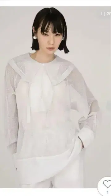 emmi 화이트 메쉬 블라우스
