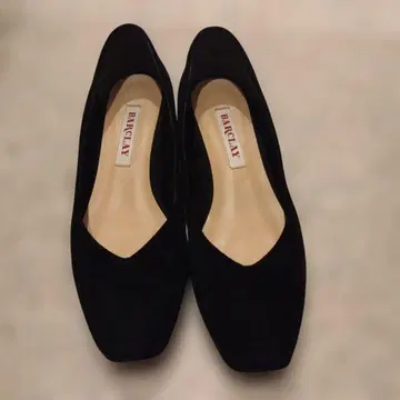 BARCLAY 블랙 스웨이드 펌프스