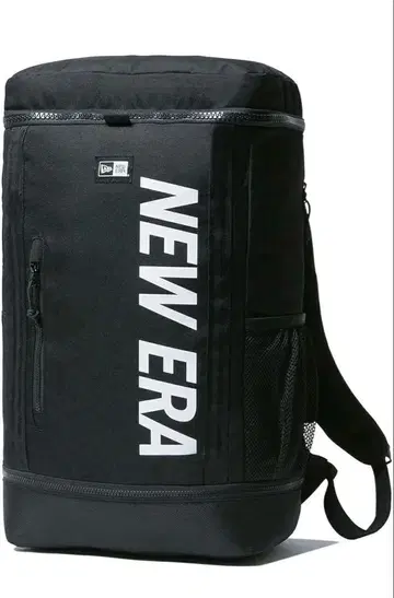 NEW ERA 박스형 백팩 32L 블랙/화이트