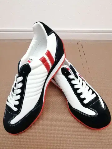 미사용 새상품 패트릭 마라톤 MARATHON WHT 사이즈 41