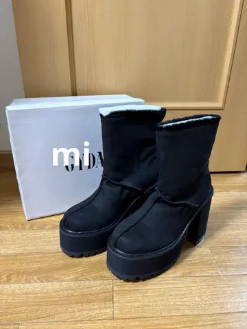 페이크 무스탕 platform 숏부츠